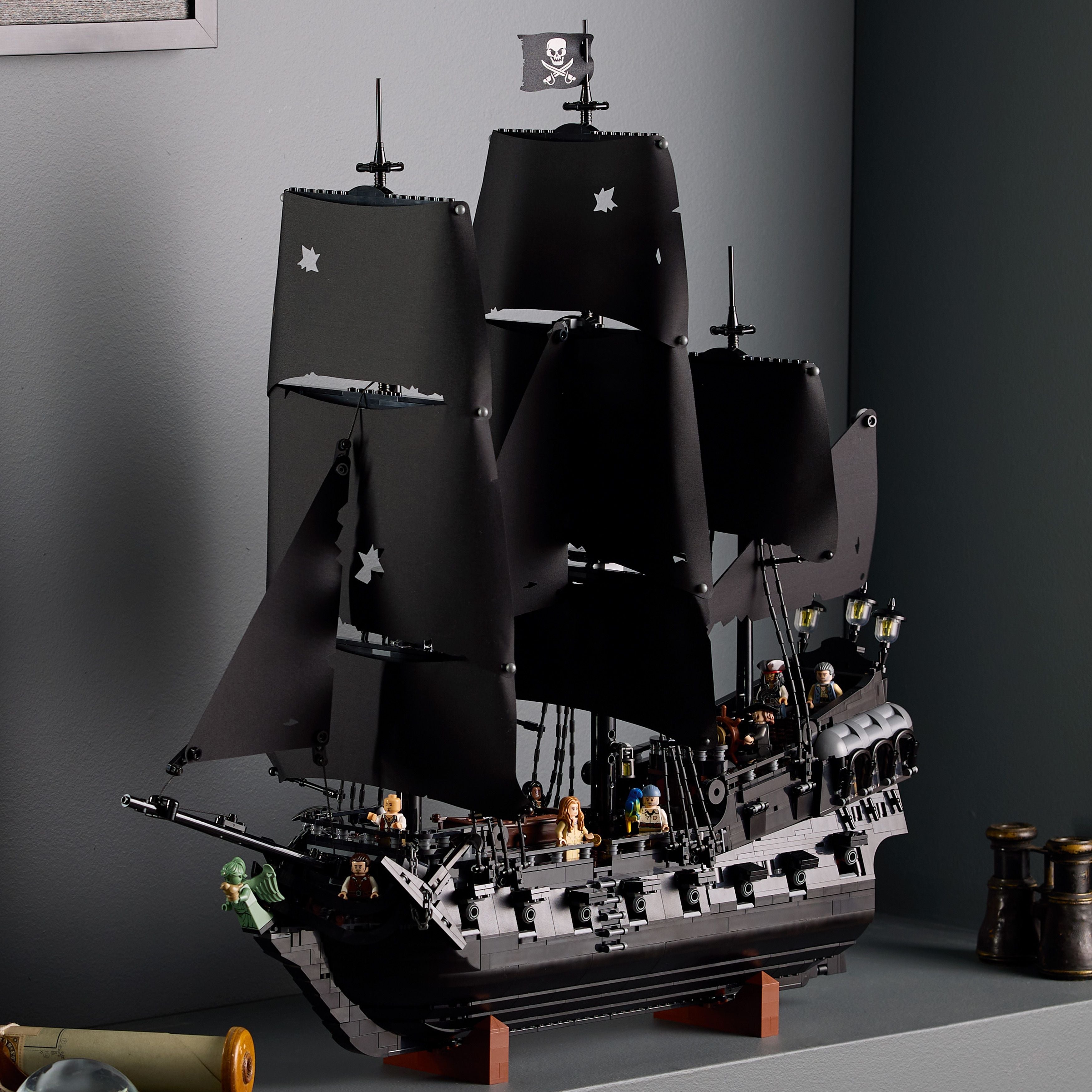 10365 Captain Jack Sparrow's Pirate Ship