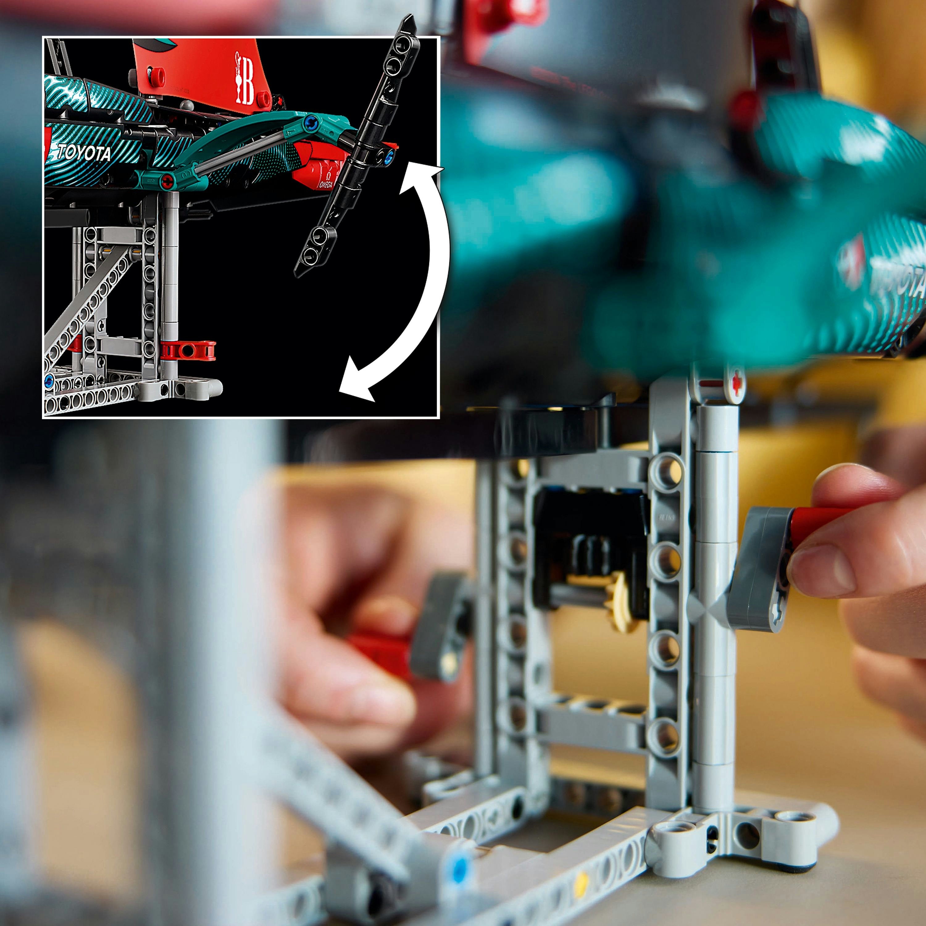 42174 Emirates Team New Zealand AC75 Yacht