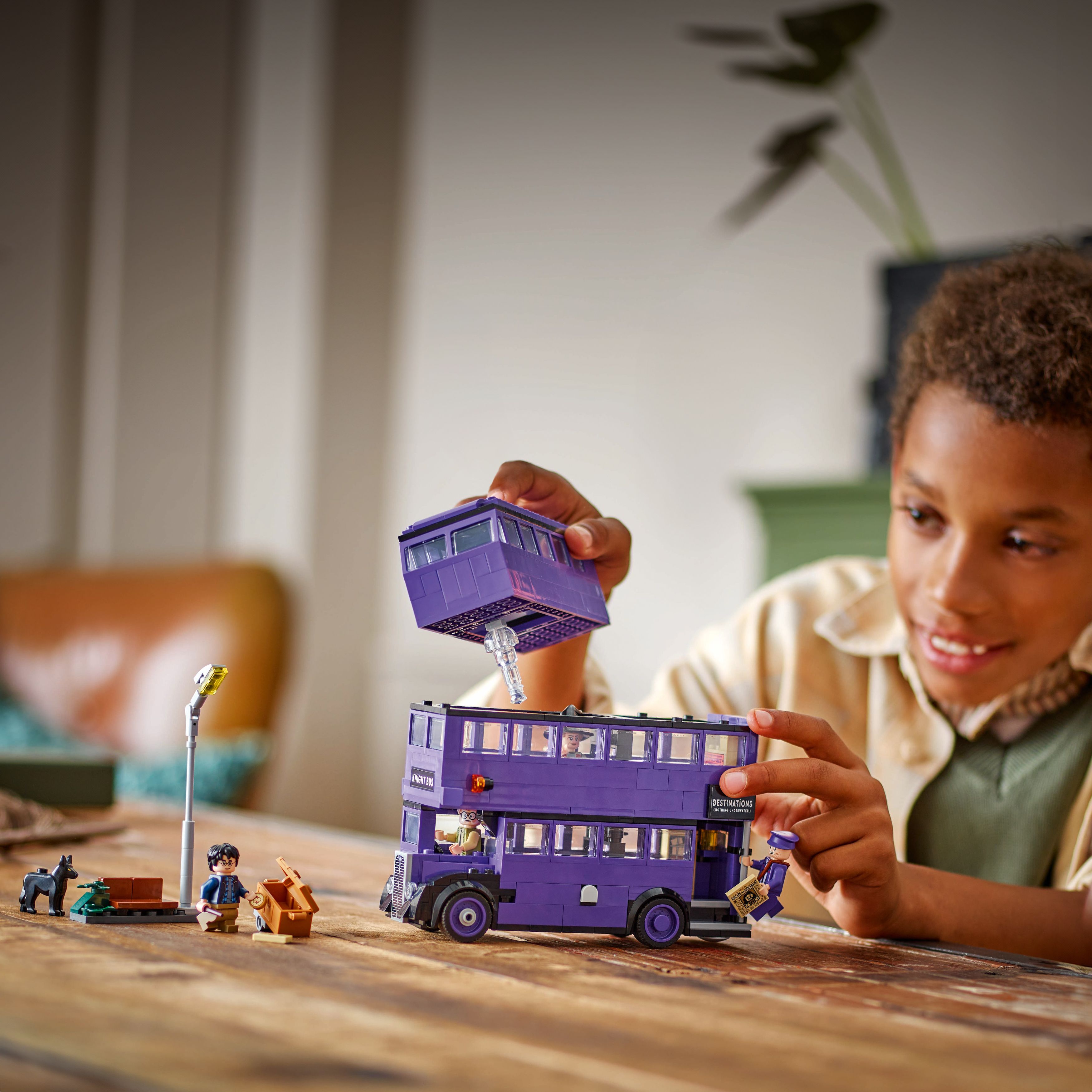 76446 Knight Bus Adventure